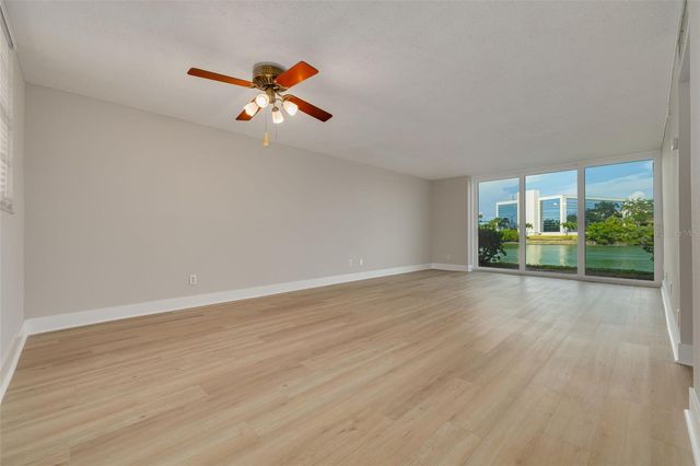7425 BAY ISLAND DRIVE S 107, St Petersburg, FL 33707