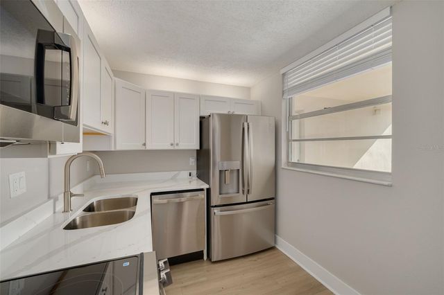 7425 BAY ISLAND DRIVE S 107, St Petersburg, FL 33707