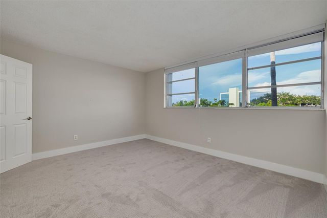 7425 BAY ISLAND DRIVE S 107, St Petersburg, FL 33707