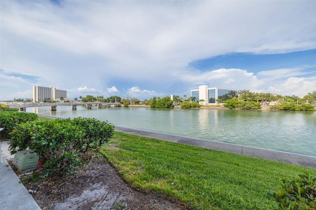 7425 BAY ISLAND DRIVE S 107, St Petersburg, FL 33707