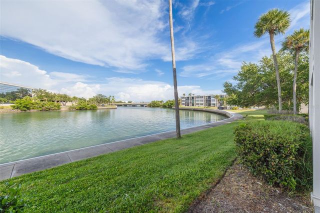 7425 BAY ISLAND DRIVE S 107, St Petersburg, FL 33707