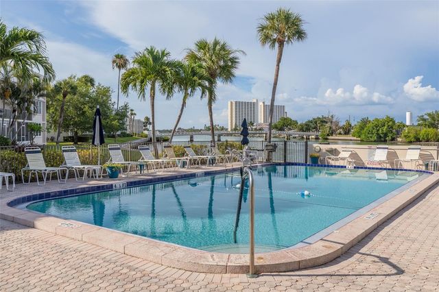 7425 BAY ISLAND DRIVE S 107, St Petersburg, FL 33707