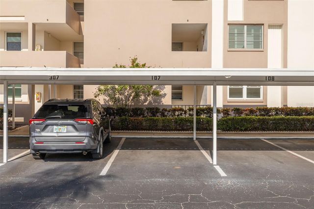 7425 BAY ISLAND DRIVE S 107, St Petersburg, FL 33707