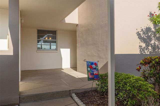 7425 BAY ISLAND DRIVE S 107, St Petersburg, FL 33707