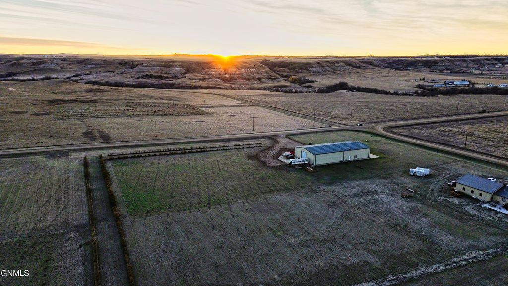 13303 49th Lane NW, Williston, ND 58801 photo 16