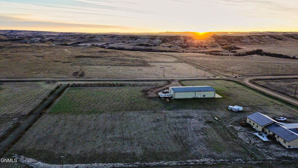 13303 49th Lane NW, Williston, ND 58801 photo 17