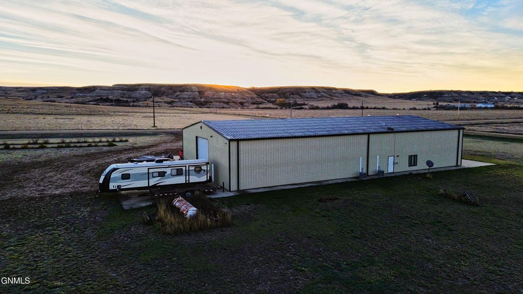 13303 49th Lane NW, Williston, ND 58801 photo 18