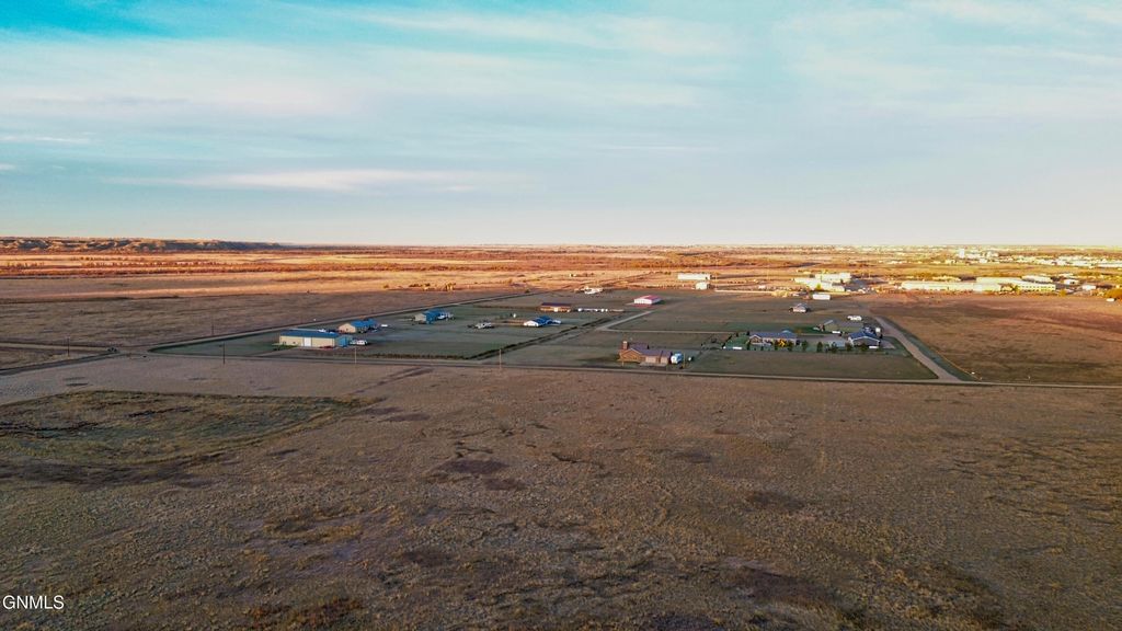 13303 49th Lane NW, Williston, ND 58801 photo 21