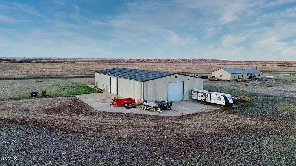 13303 49th Lane NW, Williston, ND 58801 photo 5