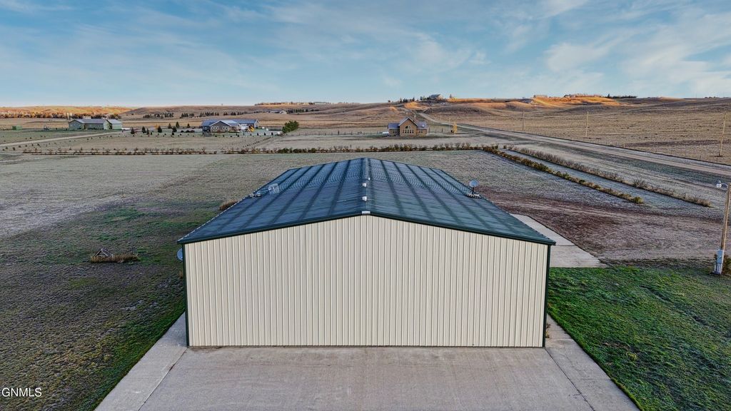 13303 49th Lane NW, Williston, ND 58801 photo 7