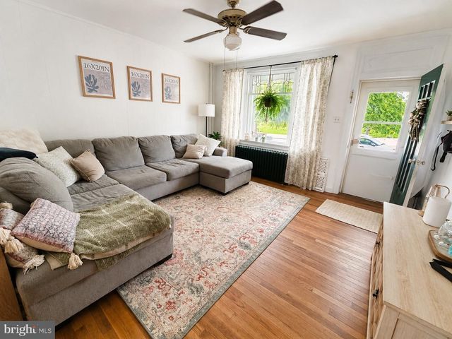43 E JEFFERSON ST, Womelsdorf, PA 19567