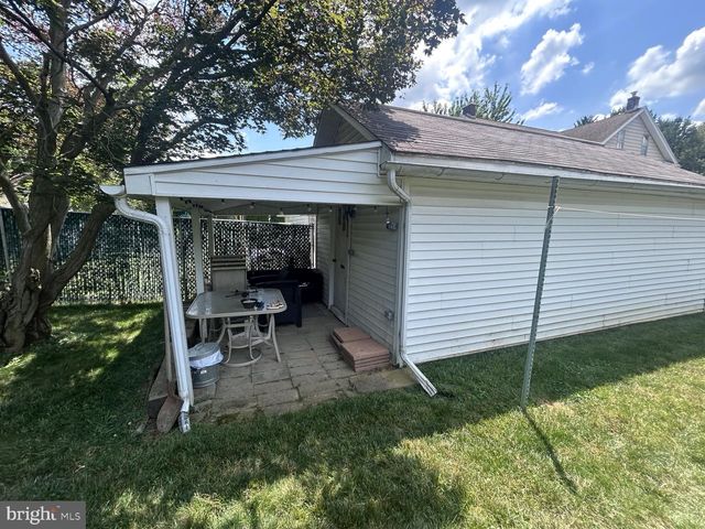 43 E JEFFERSON ST, Womelsdorf, PA 19567