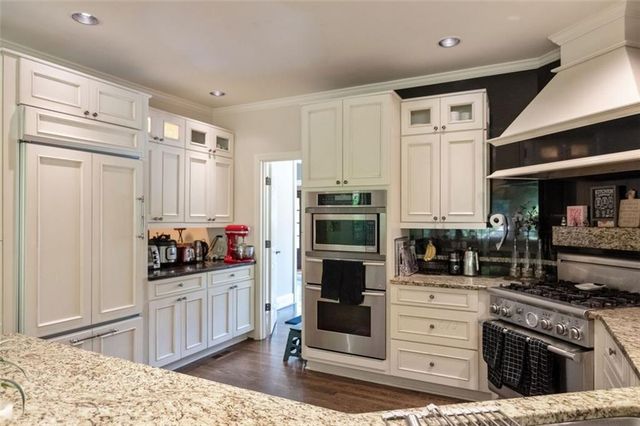 3850 Glenhurst SE Drive, Smyrna, GA 30080