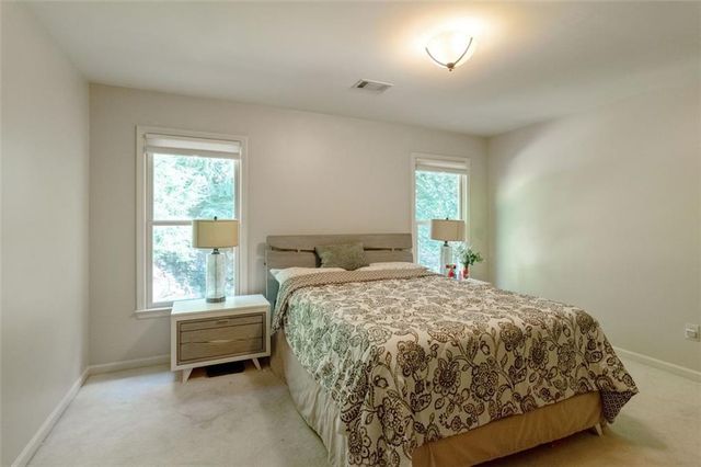 3850 Glenhurst SE Drive, Smyrna, GA 30080