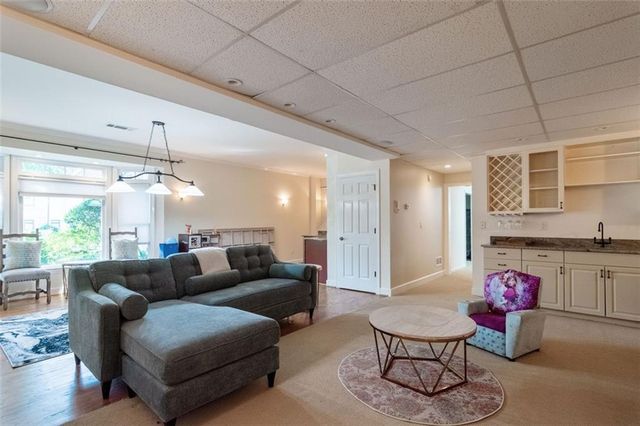 3850 Glenhurst SE Drive, Smyrna, GA 30080