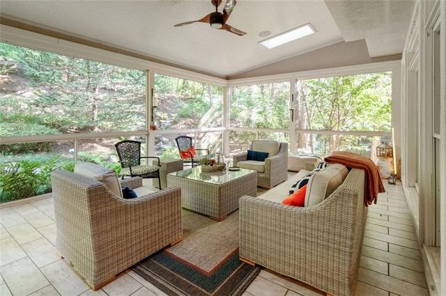 3850 Glenhurst SE Drive, Smyrna, GA 30080