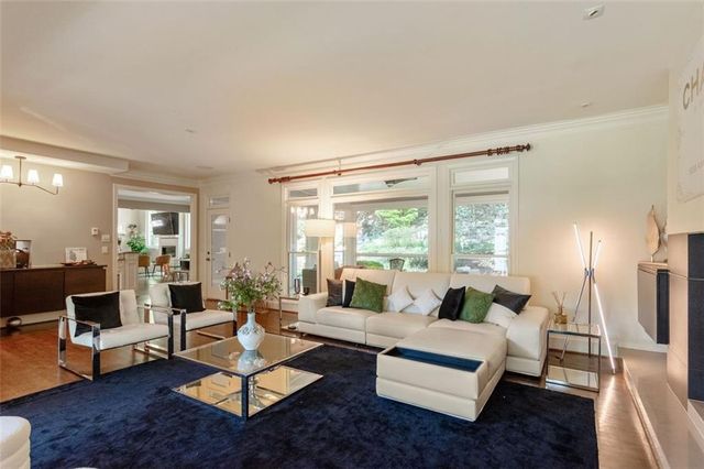 3850 Glenhurst SE Drive, Smyrna, GA 30080