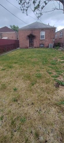8940 S Bennett Avenue, Chicago, IL 60617