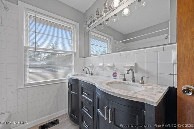 820 E Donaldson Avenue, Raeford, NC 28376