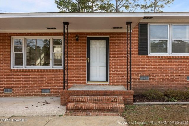 820 E Donaldson Avenue, Raeford, NC 28376