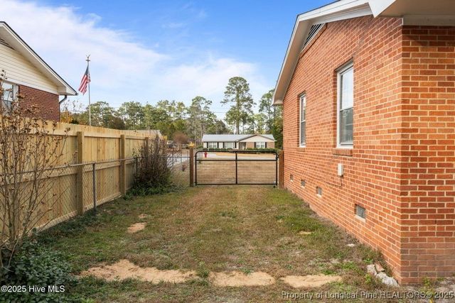 820 E Donaldson Avenue, Raeford, NC 28376