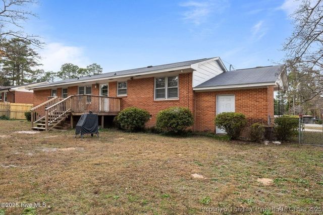 820 E Donaldson Avenue, Raeford, NC 28376