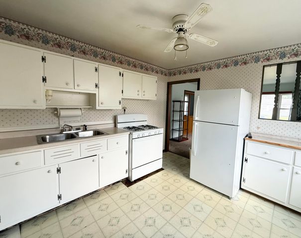 3352 Kenwood Street, Hammond, IN 46323