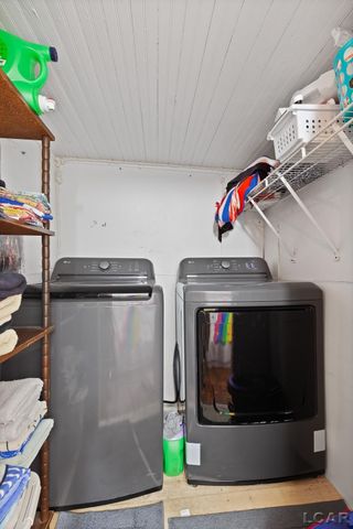 121 W Beecher Street, Adrian, MI 49221