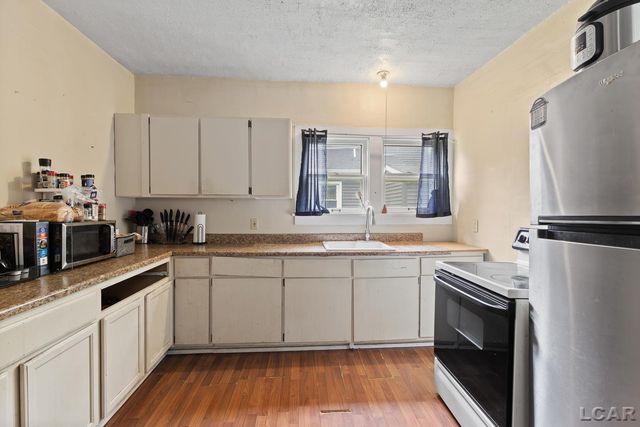 121 W Beecher Street, Adrian, MI 49221