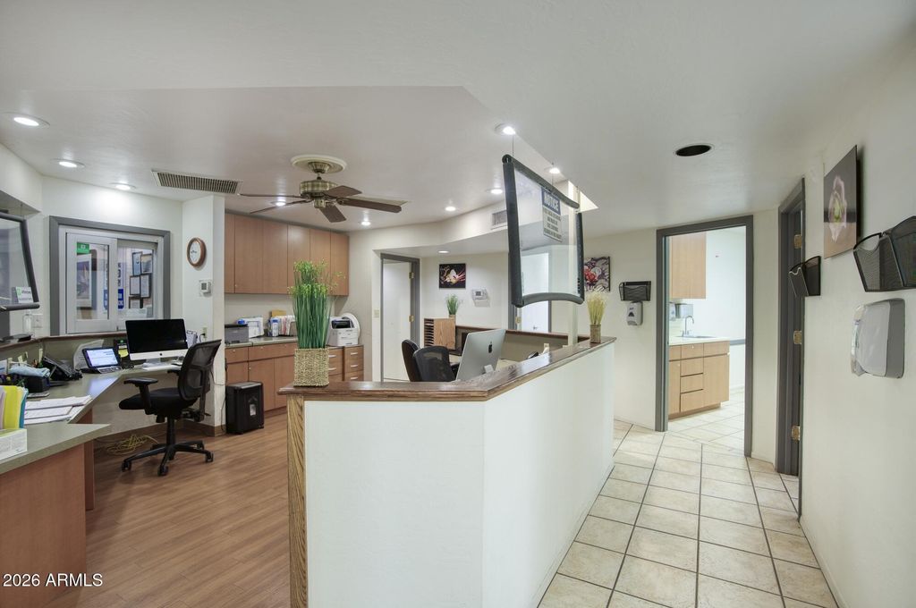 3525 W CALAVAR Road, Phoenix, AZ 85053 — photo 2