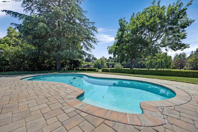3144 Roundhill Rd, Alamo, CA 94507