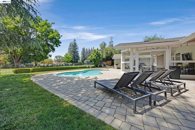 3144 Roundhill Rd, Alamo, CA 94507