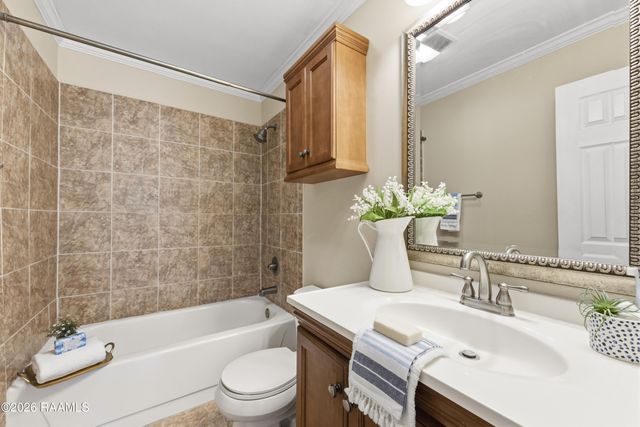 701 S College Road 208, Lafayette, LA 70503