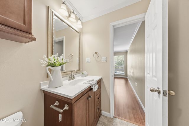 701 S College Road 208, Lafayette, LA 70503