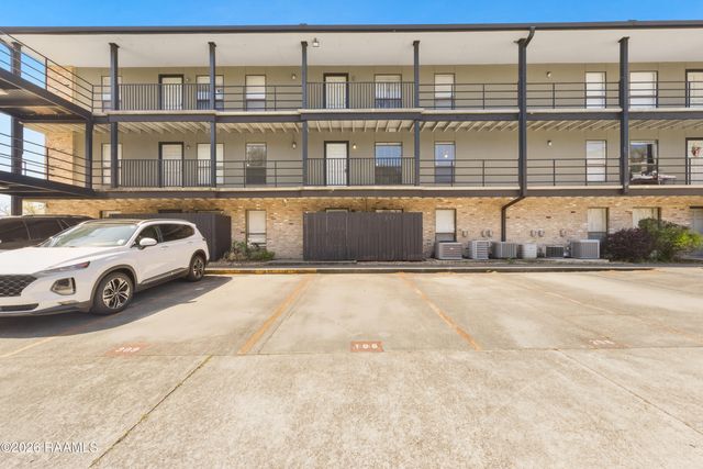701 S College Road 208, Lafayette, LA 70503