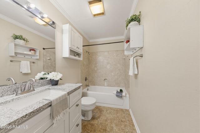 701 S College Road 208, Lafayette, LA 70503