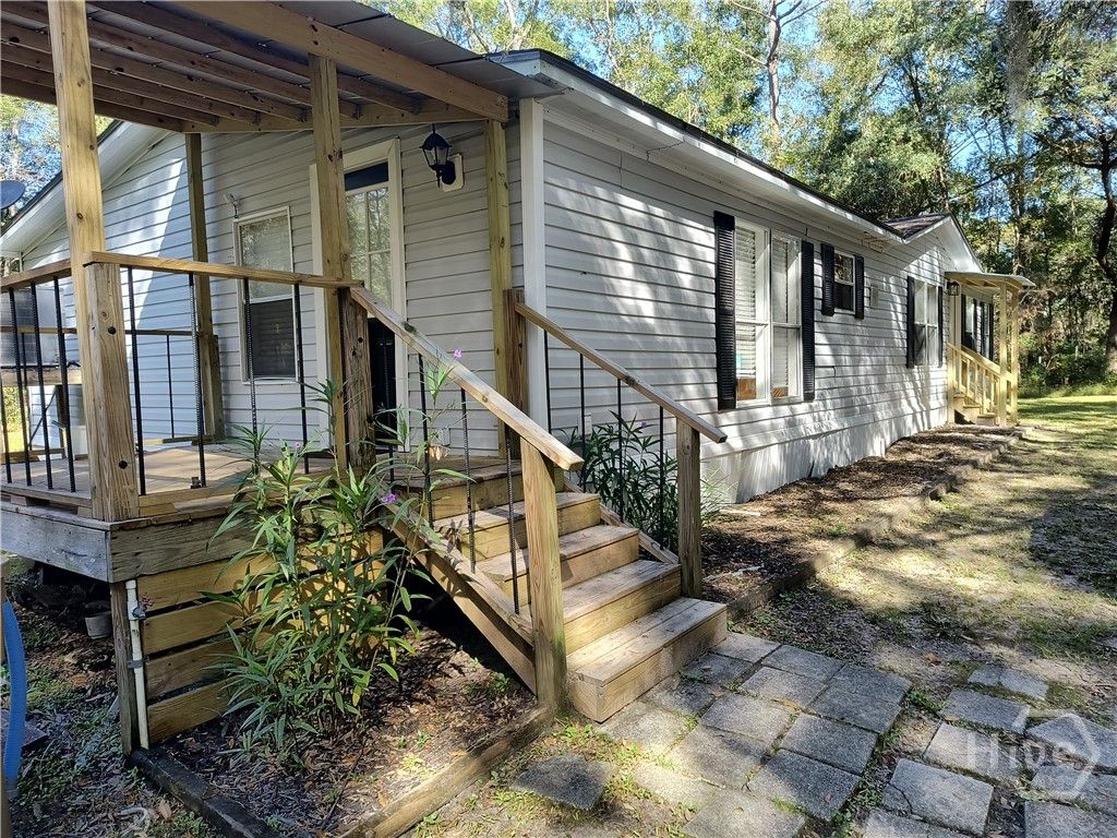 Image 1 of property listing at 2525 Cartertown Road, Richmond Hill, GA 31324