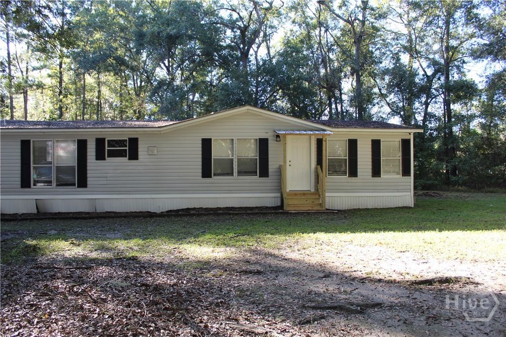 Image 2 of property listing at 2525 Cartertown Road, Richmond Hill, GA 31324