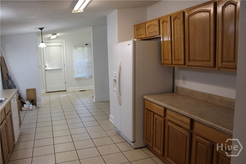 Image 7 of property listing at 2525 Cartertown Road, Richmond Hill, GA 31324