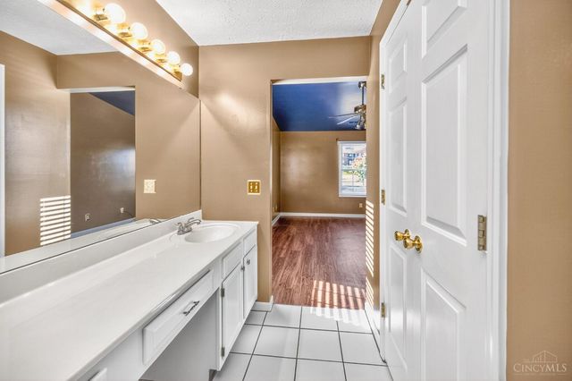 9450 Crockett Pass, West Chester, OH 45011