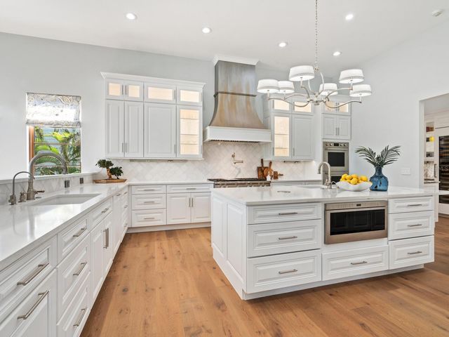 4205 HIGEL AVENUE, Sarasota, FL 34242