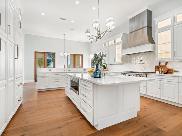 4205 HIGEL AVENUE, Sarasota, FL 34242