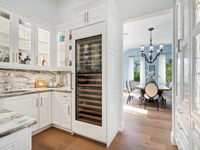 4205 HIGEL AVENUE, Sarasota, FL 34242