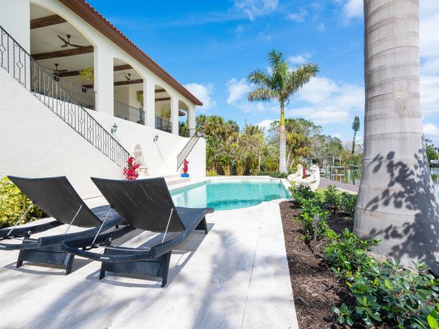 4205 HIGEL AVENUE, Sarasota, FL 34242