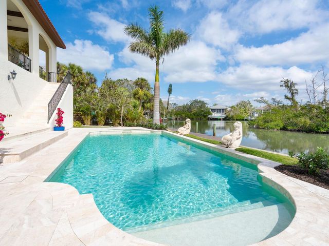 4205 HIGEL AVENUE, Sarasota, FL 34242