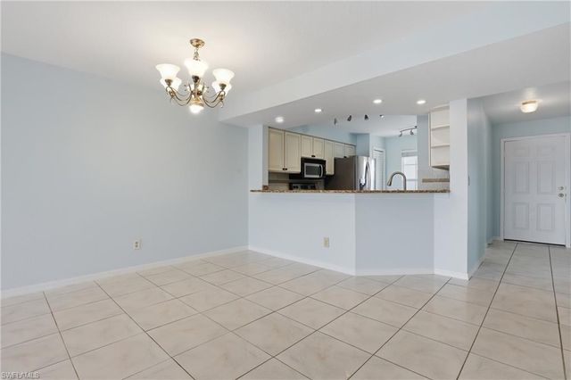 9580 Victoria LN A102, Naples, FL 34109