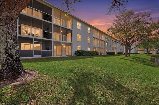 9580 Victoria LN A102, Naples, FL 34109