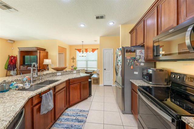 407 OSPREY LAKES CIRCLE, Oviedo, FL 32766