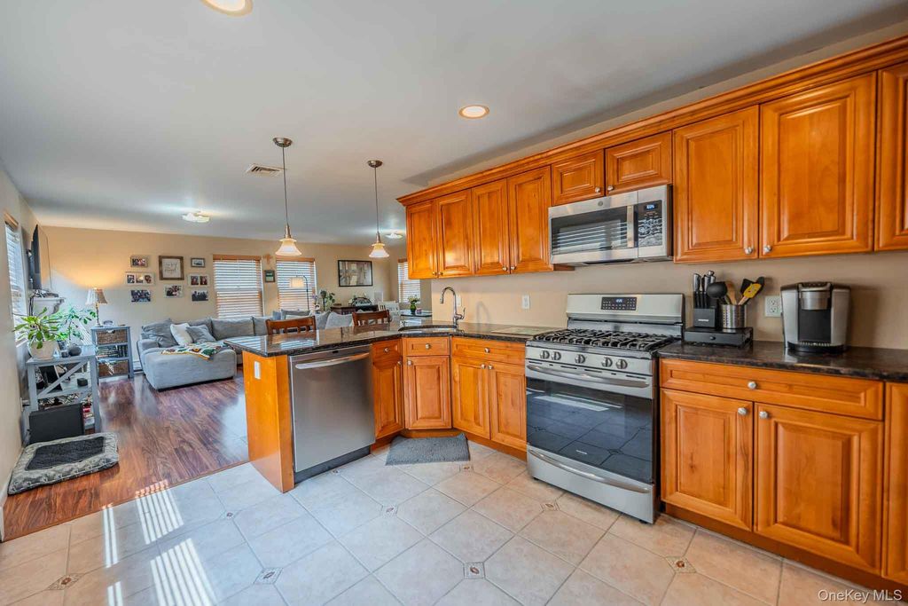 37 Louisiana Street, Long Beach, NY 11561 — photo 3