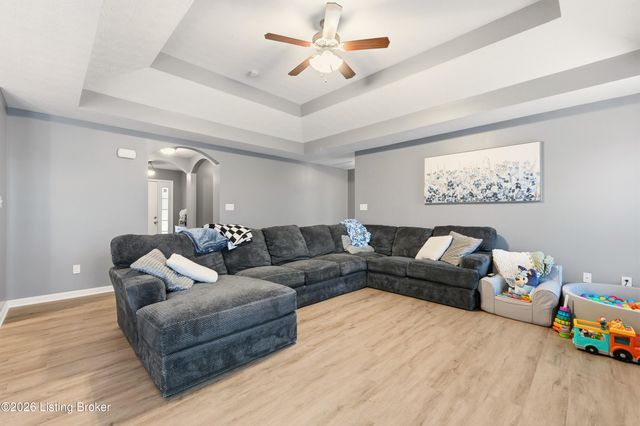 524 Golden Wing Rd, Mt Washington, KY 40047